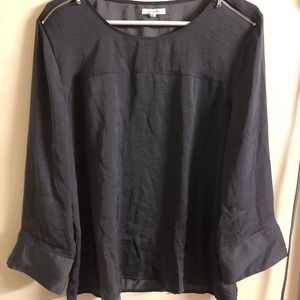 Maurice’s grey top